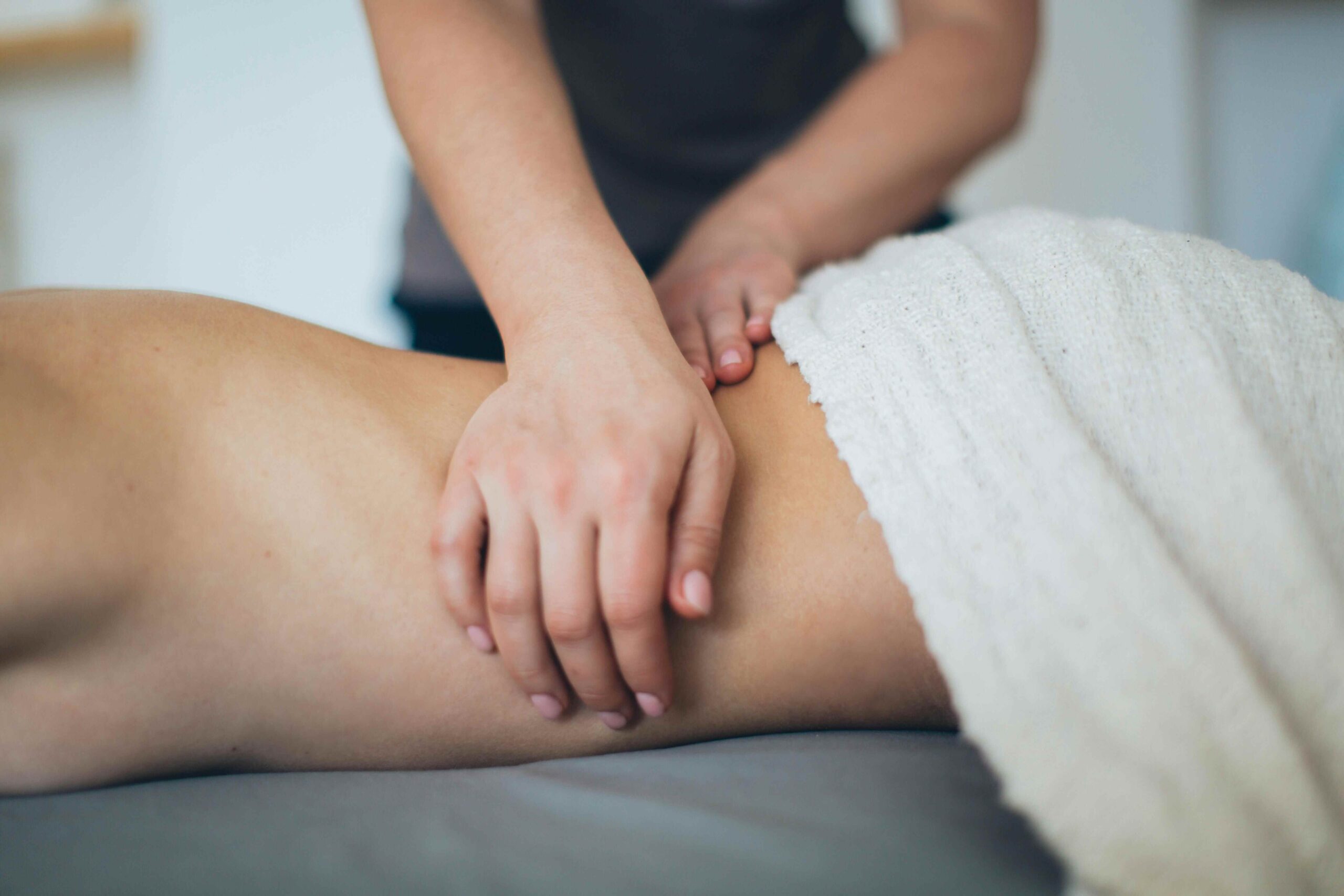 Massage du dos chez Reconnexion Intérieur à Aubagne Massage du dos chez Reconnexion Intérieur à Aubagne