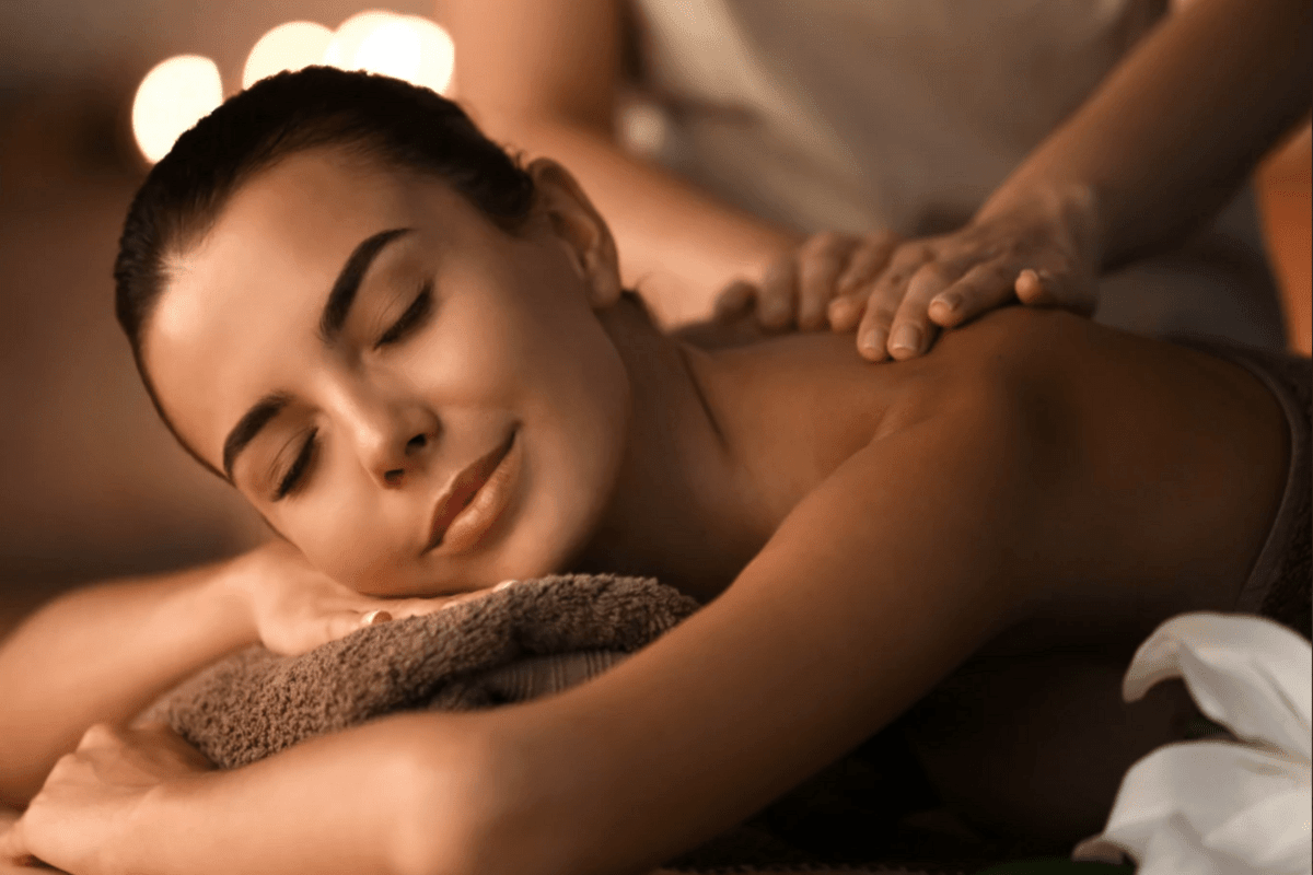 Massage relaxant l'Instant Présent à Aubagne chez Reconnexion Interieur, un soin bien-être pour détente profonde et lâcher-prise